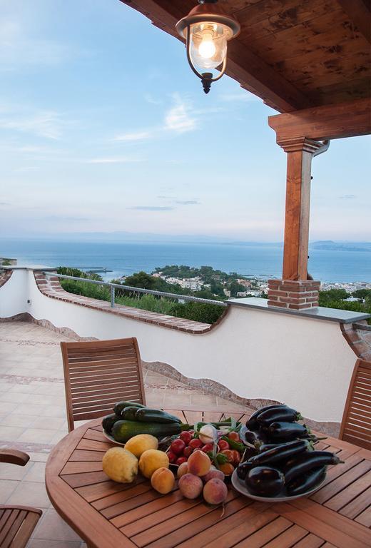 Relais Maison De Charles Bed & Breakfast Ischia Ngoại thất bức ảnh